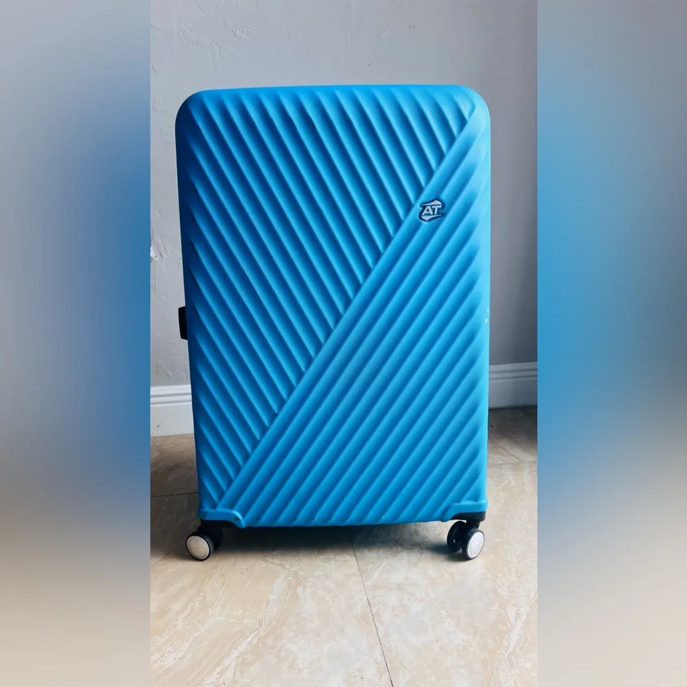 N/A used suitcase